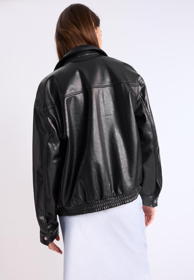 Jachetă oversize cu efect de piele Jachetă oversize cu efect de piele