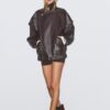 Jachetă oversize din imitație de piele cu revere Jachetă oversize din imitație de piele cu revere