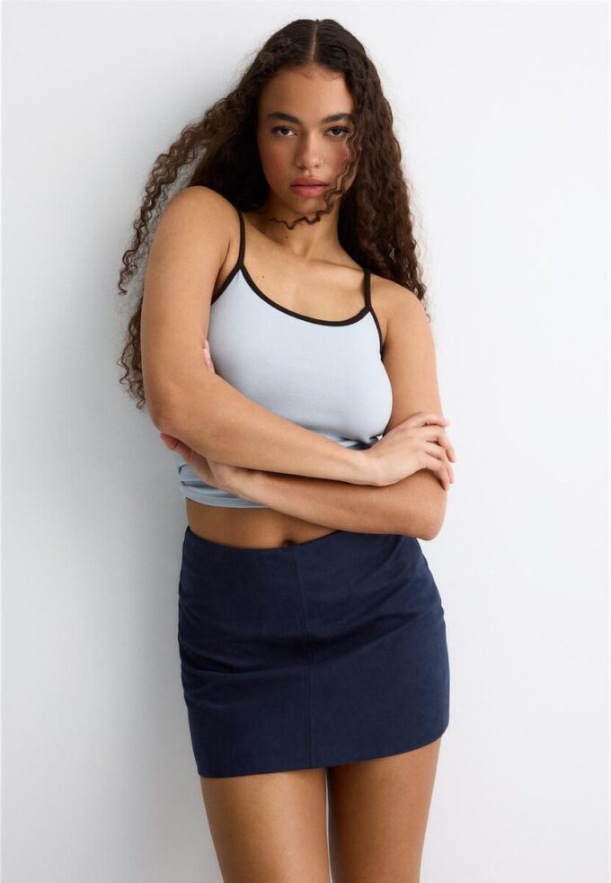 Mini-Skort din imitație de piele de căprioară Mini-Skort din imitație de piele de căprioară