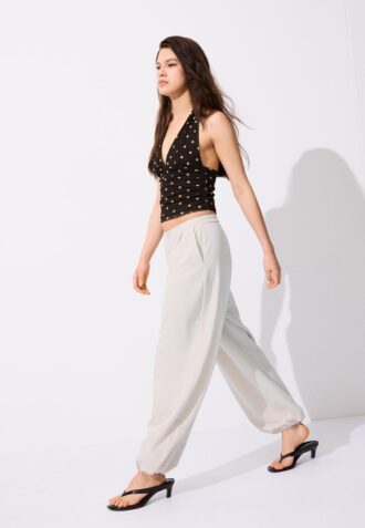Pantaloni Balloon Fit, cu croială elegantă, largă