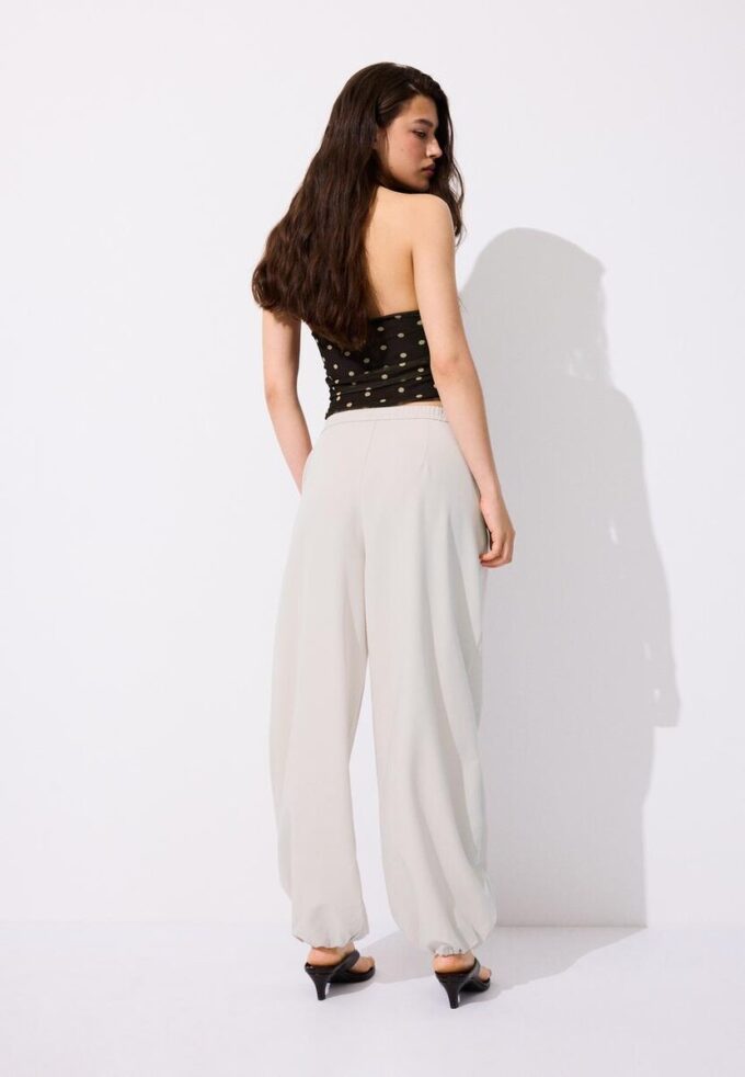 Pantaloni Balloon Fit, cu croială elegantă, largă