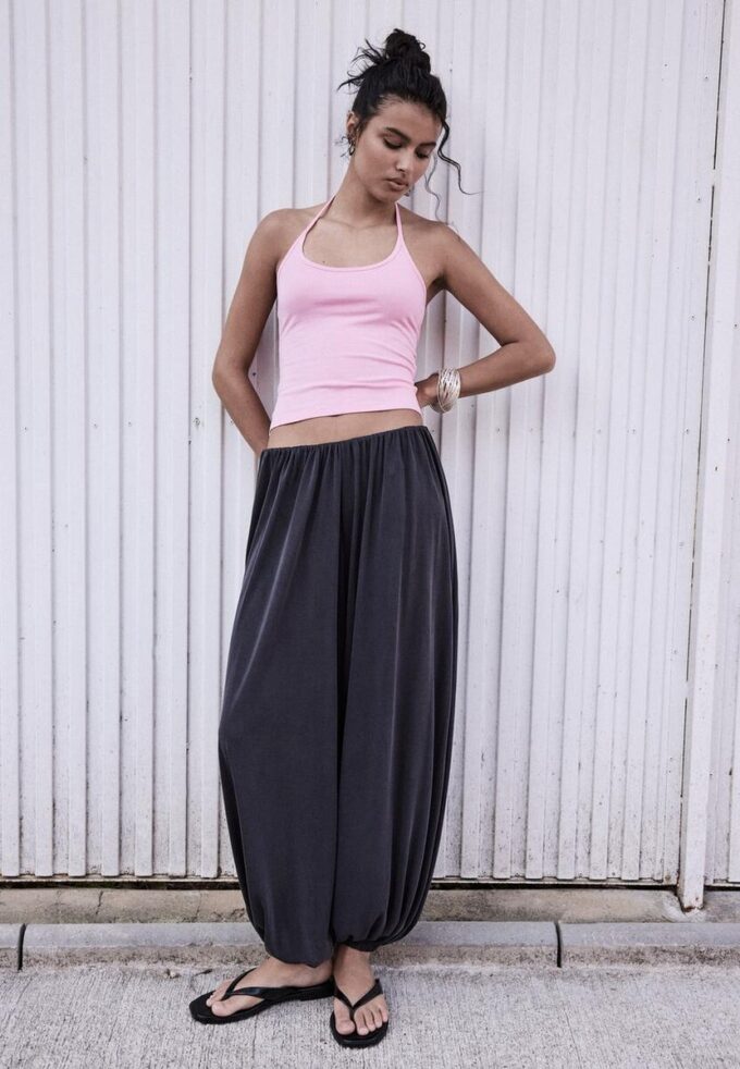 Pantaloni balon fluizi Soft-Touch, cu textură moale Pantaloni balon fluizi Soft-Touch, cu textură moale