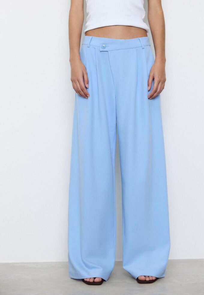 Pantaloni casual eleganți cu dungi și talie încrucișată