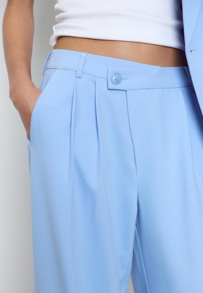 Pantaloni casual eleganți cu dungi și talie încrucișată