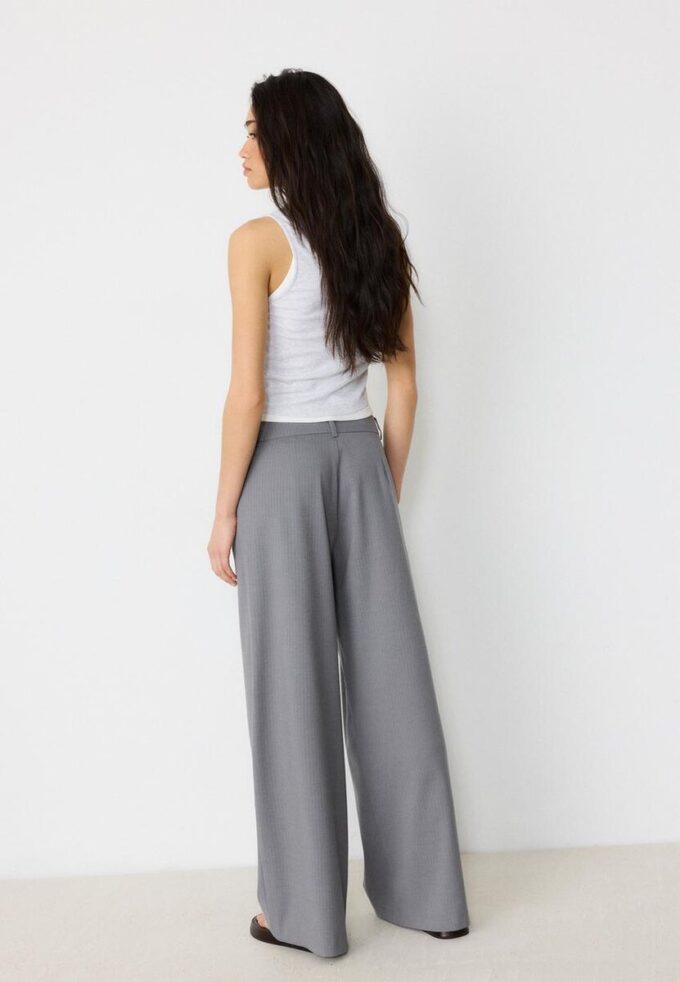 Pantaloni casual eleganți cu dungi și talie încrucișată