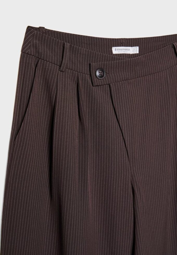 Pantaloni casual eleganți cu dungi și talie încrucișată