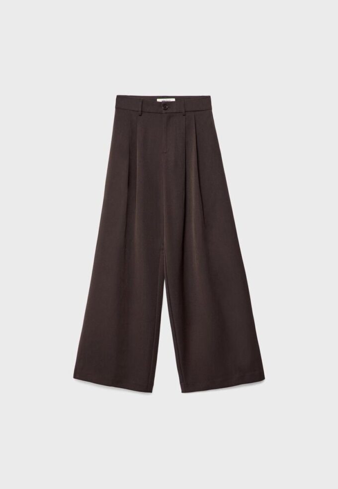 Pantaloni croiți cu croi larg și pense