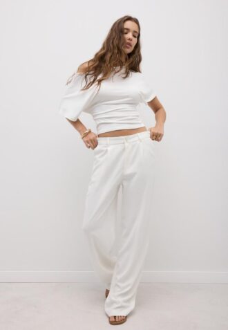 Pantaloni cu croi drept, aspect de in