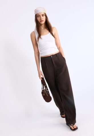 Pantaloni cu croi drept, aspect de in