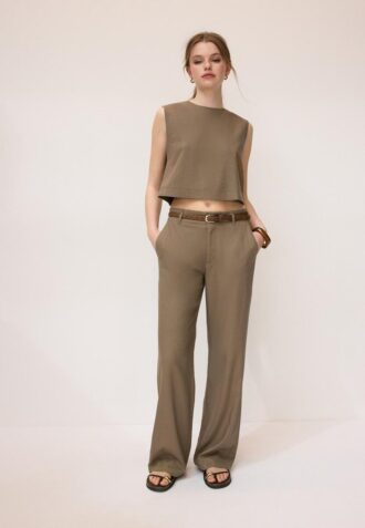 Pantaloni cu croi drept, cu efect de in, cu curea