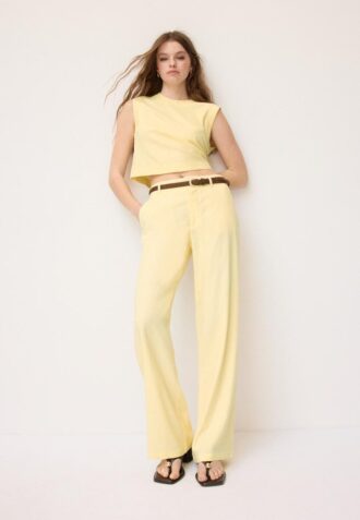 Pantaloni cu croi drept, cu efect de in, cu curea