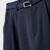 Pantaloni cu croi larg și detaliu cu cataramă Pantaloni cu croi larg și detaliu cu cataramă