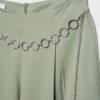 Pantaloni din satin cu pense și curea cu lanț Pantaloni din satin cu pense și curea cu lanț