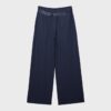 Pantaloni din satin cu pense și curea cu lanț Pantaloni din satin cu pense și curea cu lanț