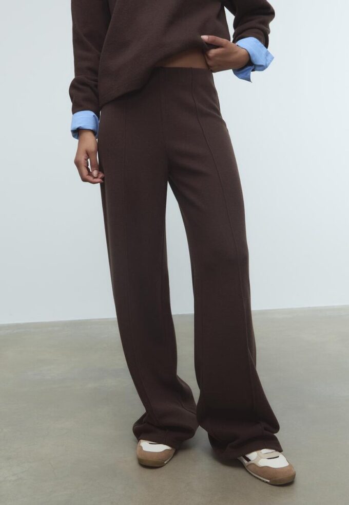 Pantaloni din tricot cu detalii de cusături Pantaloni din tricot cu detalii de cusături