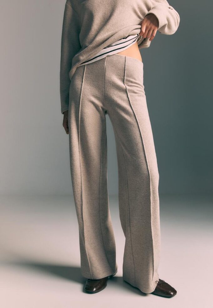 Pantaloni din tricot cu detalii de cusături Pantaloni din tricot cu detalii de cusături