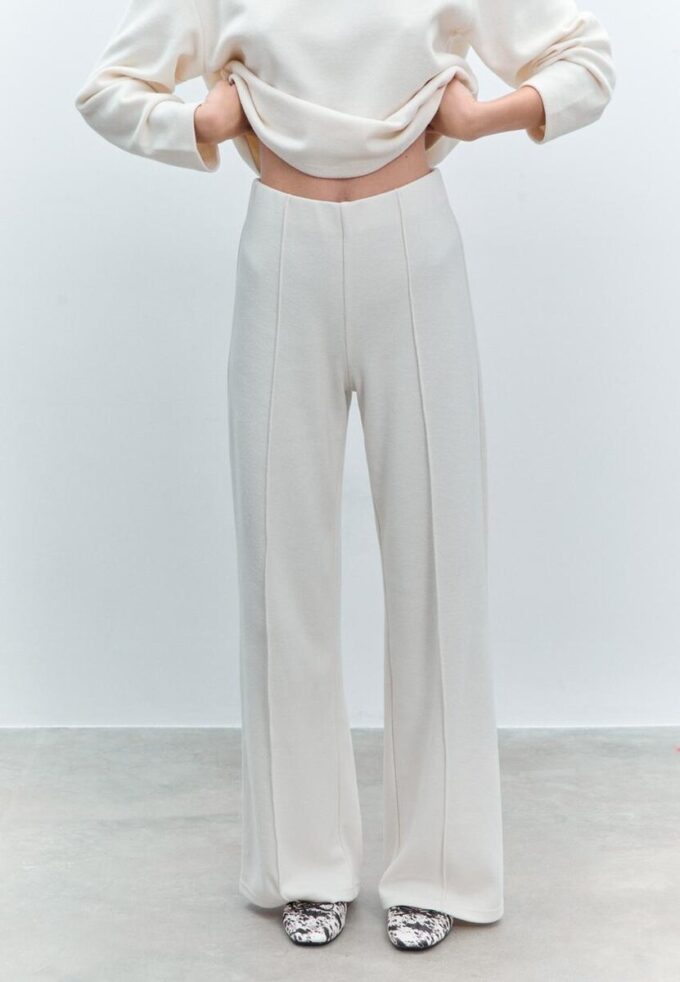 Pantaloni din tricot cu detalii de cusături Pantaloni din tricot cu detalii de cusături