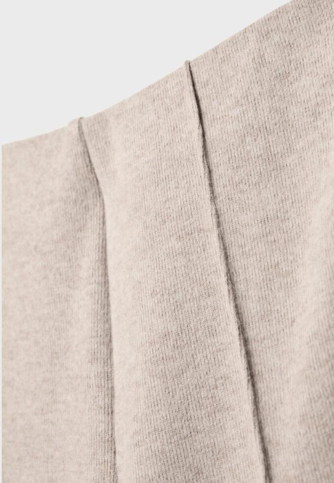 Pantaloni din tricot cu detalii de cusături Pantaloni din tricot cu detalii de cusături