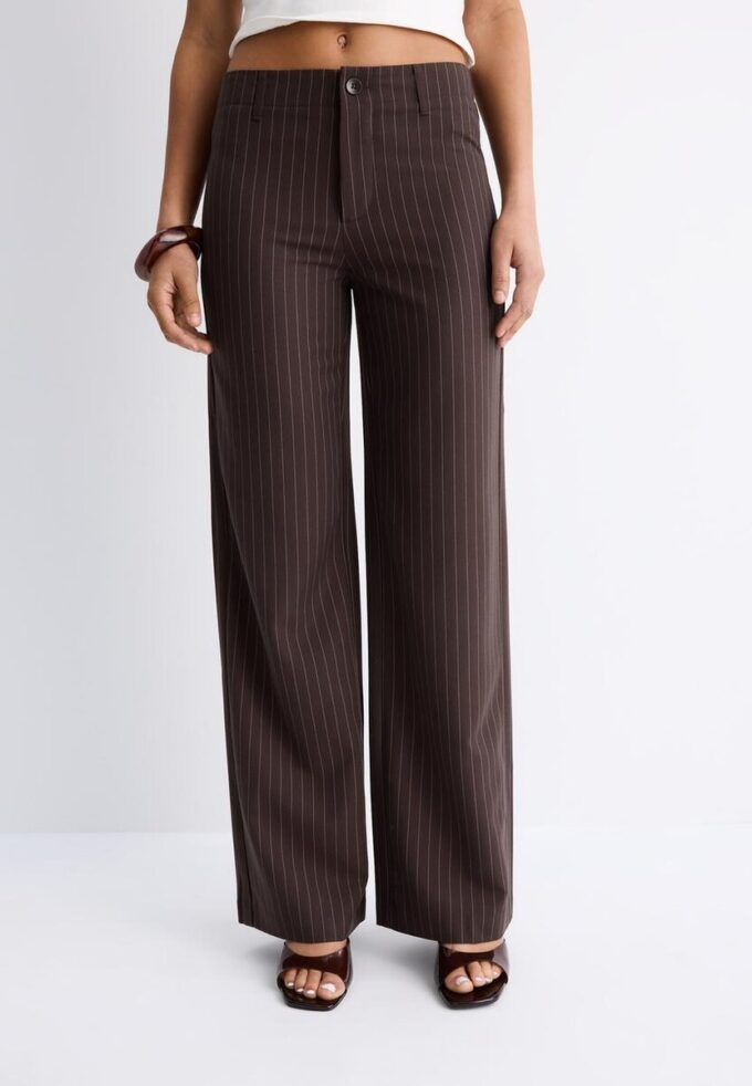 Pantaloni drepți cu croială slim