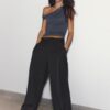 Pantaloni eleganți cu croi drept și pense Pantaloni eleganți cu croi drept și pense