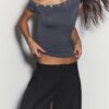 Pantaloni eleganți cu croi drept și pense Pantaloni eleganți cu croi drept și pense