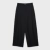 Pantaloni eleganți cu croi drept și pense Pantaloni eleganți cu croi drept și pense