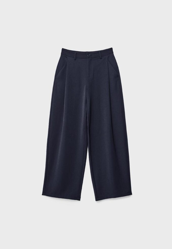 Pantaloni eleganți cu croi drept și pense Pantaloni eleganți cu croi drept și pense