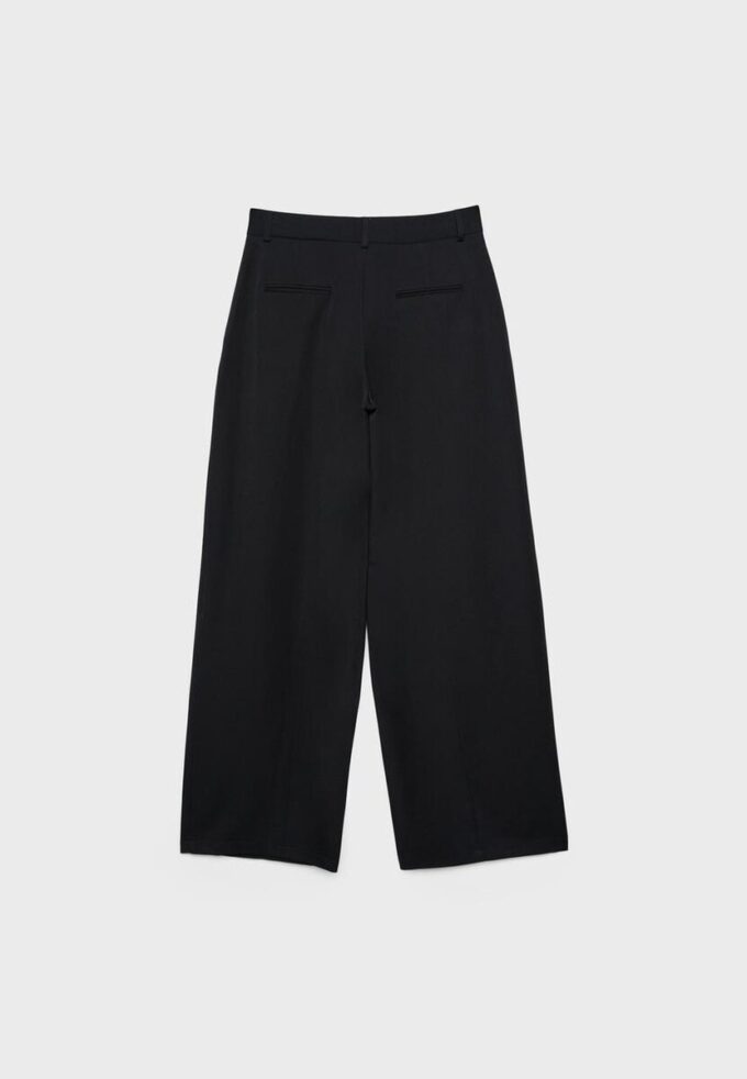 Pantaloni eleganți cu croi drept și pense Pantaloni eleganți cu croi drept și pense