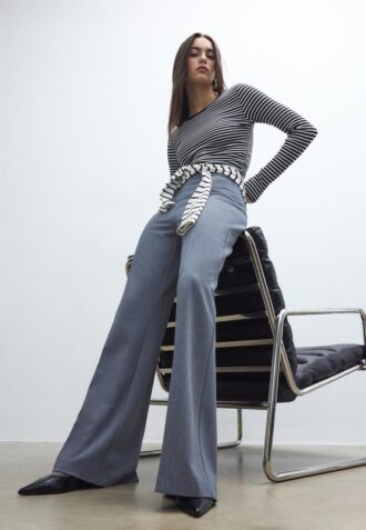 Pantaloni eleganți, cu croială largă