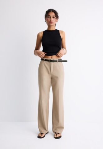 Pantaloni eleganți, drepți, cu croi fluid, cu curea