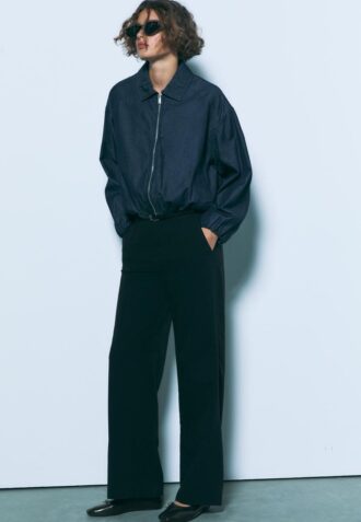 Pantaloni eleganți, drepți, cu croi fluid, cu curea