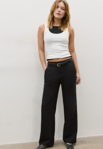 Pantaloni eleganți, drepți, cu croi fluid, cu curea
