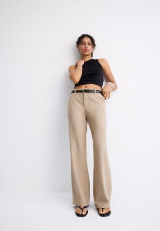 Pantaloni eleganți, drepți, cu croi fluid, cu curea