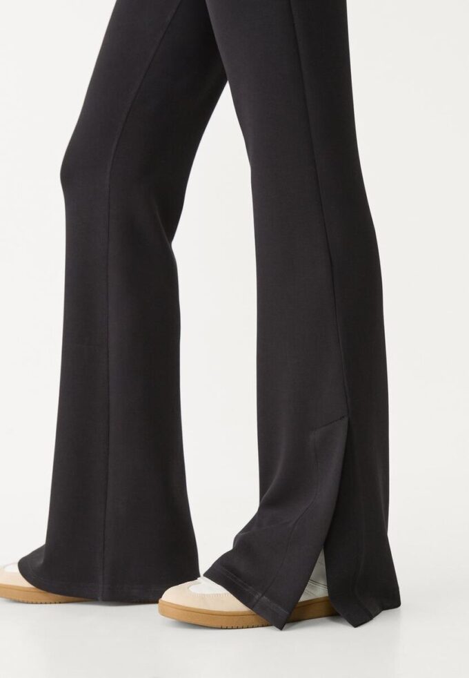 Pantaloni evazați Soft-Touch Pantaloni evazați Soft-Touch