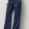 Pantaloni fluizi cu efect de șifonare și cordon Pantaloni fluizi cu efect de șifonare și cordon