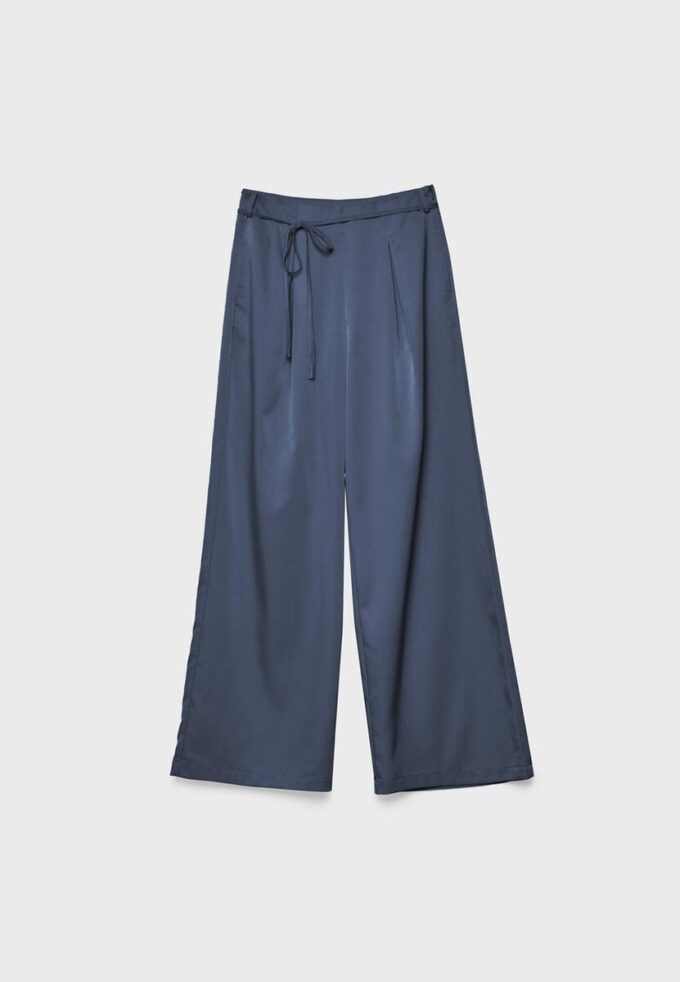 Pantaloni fluizi cu efect de șifonare și cordon Pantaloni fluizi cu efect de șifonare și cordon