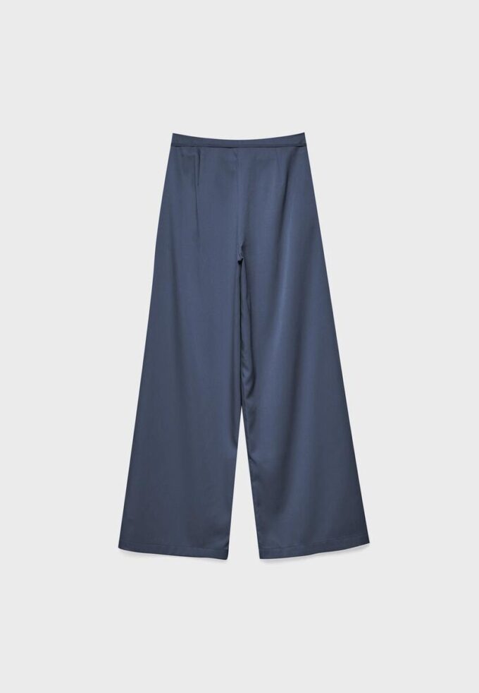 Pantaloni fluizi cu efect de șifonare și cordon Pantaloni fluizi cu efect de șifonare și cordon