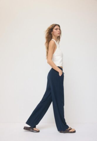 Pantaloni fluizi cu efect de in