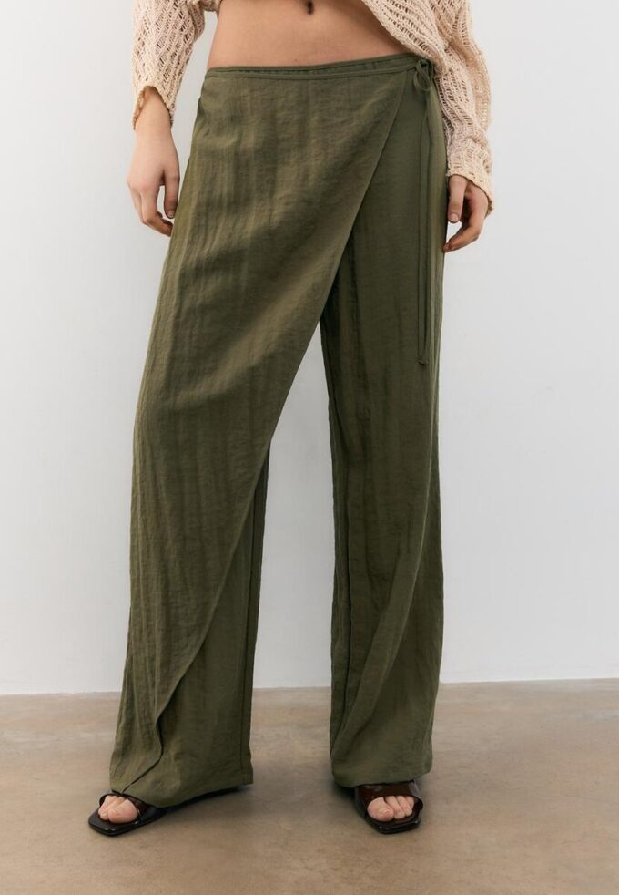Pantaloni fluizi cu înfășurare Pantaloni fluizi cu înfășurare