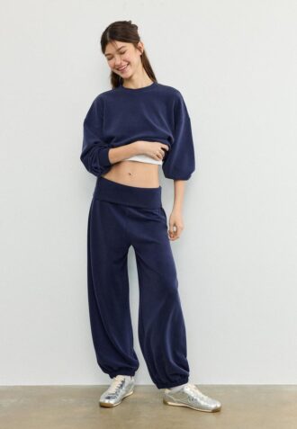 Pantaloni jogger balon cu talie răsfrântă, cu textură Soft-Touch la atingere