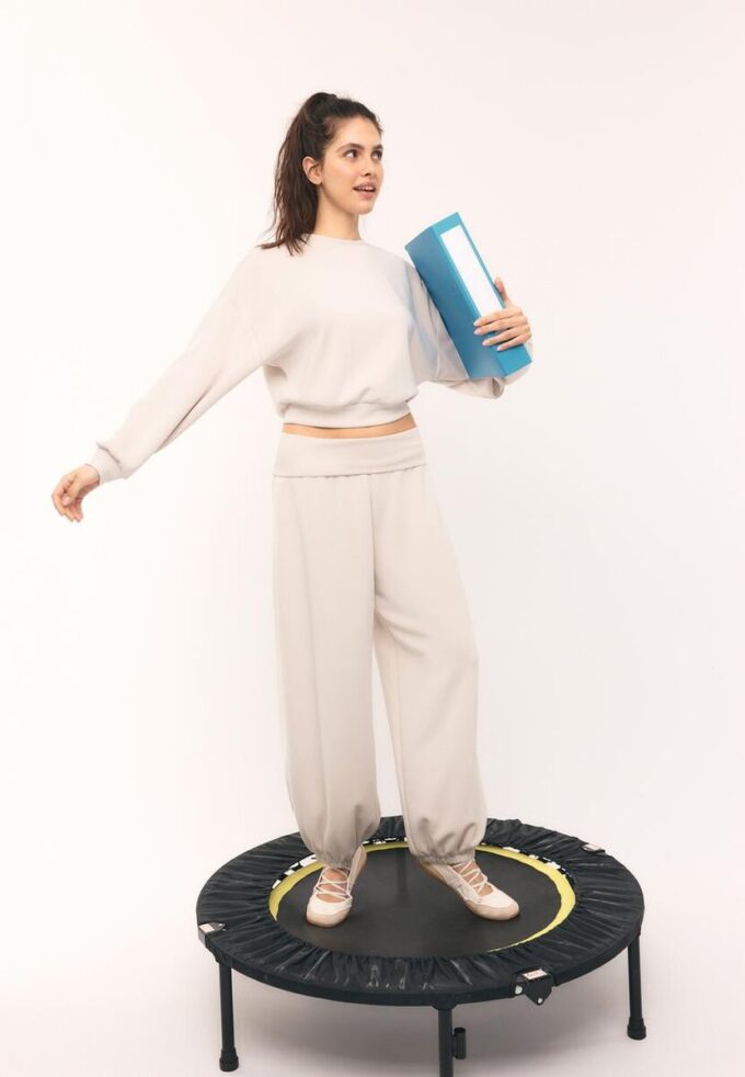 Pantaloni jogger balon cu talie răsfrântă, cu textură Soft-Touch la atingere Pantaloni jogger balon cu talie răsfrântă, cu textură Soft-Touch la atingere