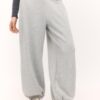 Pantaloni jogger balon cu talie răsfrântă, cu textură Soft-Touch la atingere Pantaloni jogger balon cu talie răsfrântă, cu textură Soft-Touch la atingere