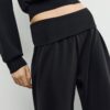 Pantaloni jogger balon cu talie răsfrântă, cu textură Soft-Touch la atingere Pantaloni jogger balon cu talie răsfrântă, cu textură Soft-Touch la atingere