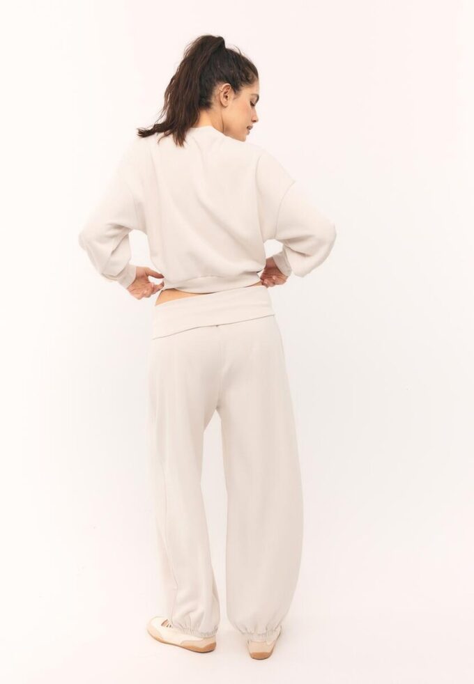 Pantaloni jogger balon cu talie răsfrântă, cu textură Soft-Touch la atingere Pantaloni jogger balon cu talie răsfrântă, cu textură Soft-Touch la atingere
