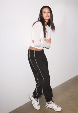Pantaloni jogger cu bordură