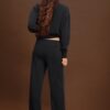 Pantaloni jogger cu croi drept, cu textură Soft-Touch la atingere și detalii plisate Pantaloni jogger cu croi drept, cu textură Soft-Touch la atingere și detalii plisate