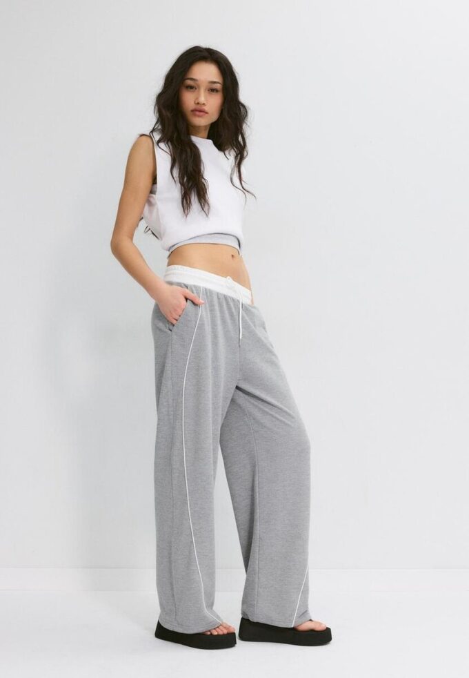 Pantaloni jogger cu stopere Pantaloni jogger cu stopere
