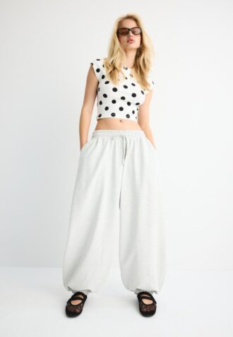 Pantaloni jogger cu volum balon