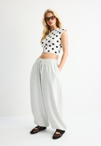 Pantaloni jogger cu volum balon