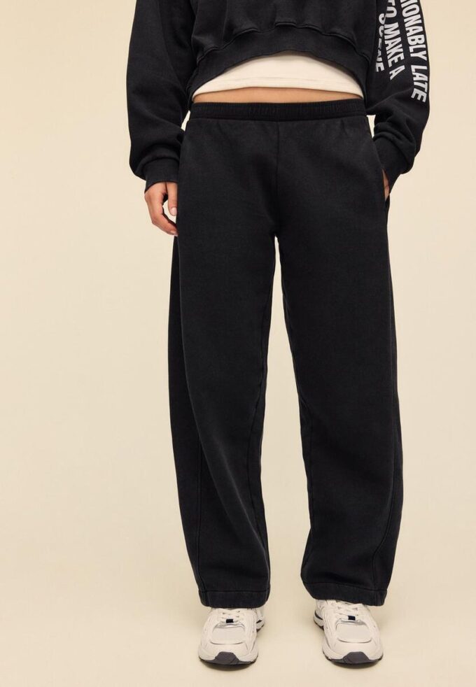 Pantaloni jogger din fleece cu spălare acidă și textură Soft-Touch Pantaloni jogger din fleece cu spălare acidă și textură Soft-Touch